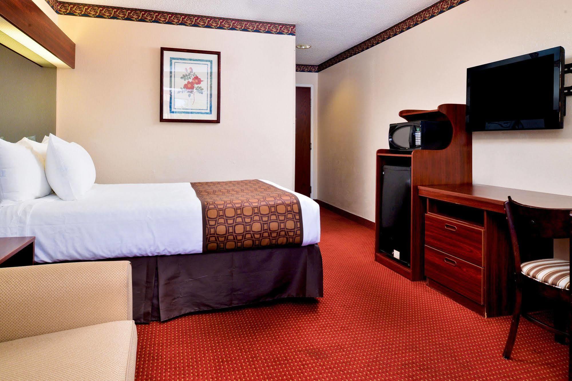 Microtel Inn & Suites By Wyndham Savannah/Pooler Exterior photo