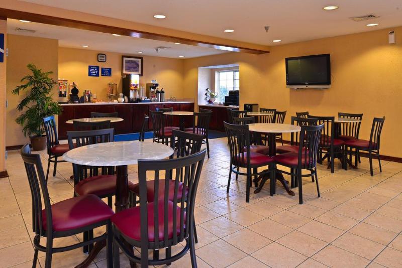 Microtel Inn & Suites By Wyndham Savannah/Pooler Exterior photo